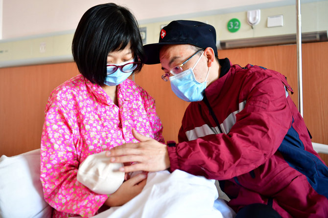 „Scanpix“/„SIPA“ nuotr./Kinijoje siaučiantis koronavirusas