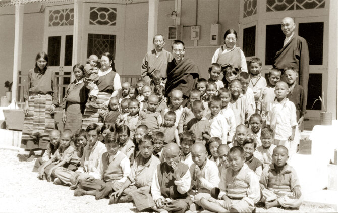 Leidyklos nuotr./8. Penkiasdesimt vienas vaikas, Dalai Lamos atgabentas i Dharamsala 1960 m. © Tibet Documentation