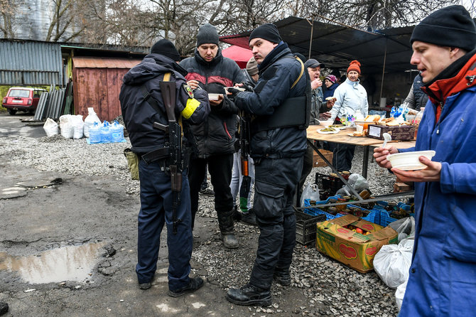 ZUMAPRESS / Scanpix nuotr./Zaporižios gyventojai ruošiasi gynimui