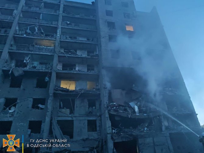 Ukrainos valstybinės nepaprastųjų situacijų tarnybos nuotr./Raketomis apšaudyta Odesos sritis