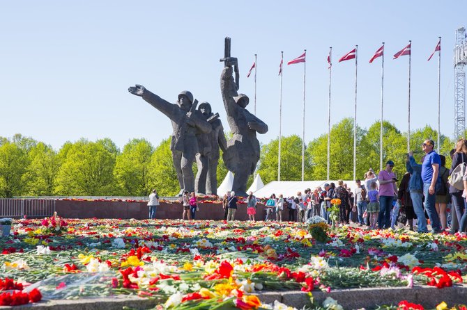 123RF.com nuotr./Sovietinis paminklas Rygos Pergalės parke