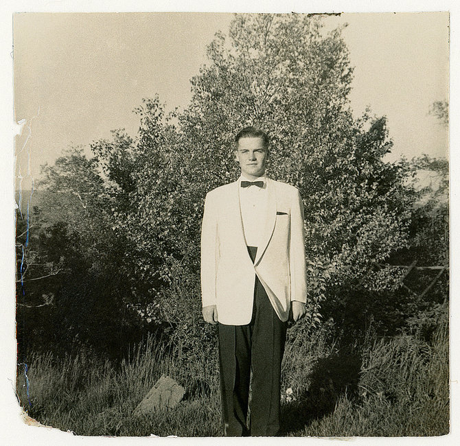 A.Saulaičio asmeninio archyvo nuotr./Prieš iškilmingus šokius gimnazijoje, JAV, 1956