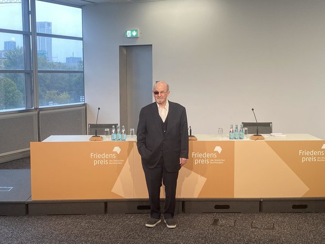 Audriaus Ožalo/15min nuotr./Susitikimas su Salmanu Rushdie Frankfurto knygų mugėje