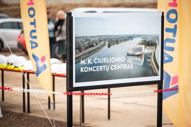 Kauno savivaldybės nuotr./M. K. Čiurlionio koncertų centro statybvietėje įkasta simbolinė kapsulė