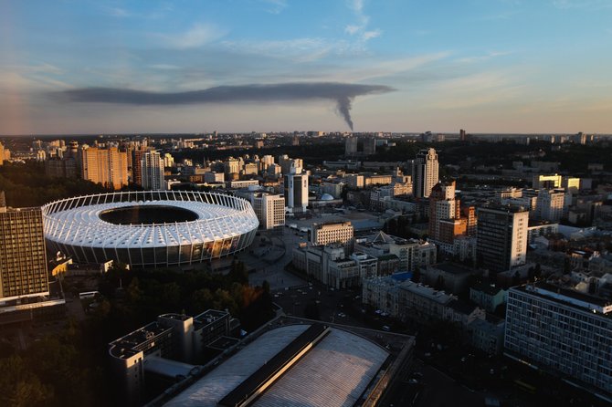 „Scanpix“/„Sipa USA“ nuotr./Gaisro dūmai Kijeve