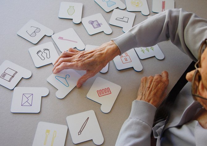 Autorės nuotr./Alzheimerio ligos prevencijai ir sergančiųjų lavinimui skirtas žaidimas „Aloizas“