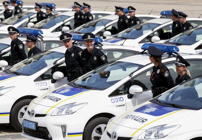 „Reuters“/„Scanpix“ nuotr./Kijeve prisiekė naujieji policijos patruliai