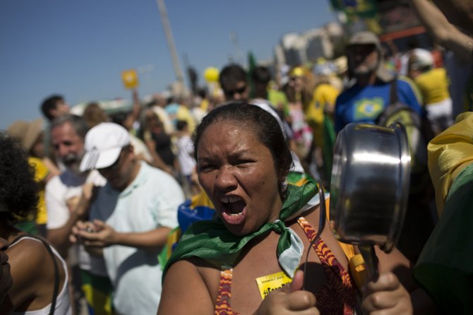 „Scanpix“/AP nuotr./Protestai Brazilijoje