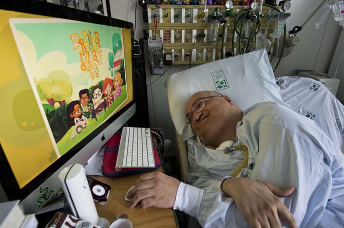 AFP/„Scanpix“ nuotr./Nuo metukų paralyžiuotas brazilas kuria animacinį filmuką vaikams
