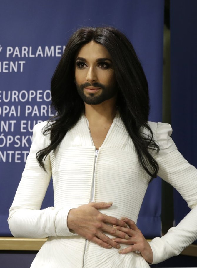 „Scanpix“/AP nuotr./Eurovizijos nugalėtoja Conchita Wurst