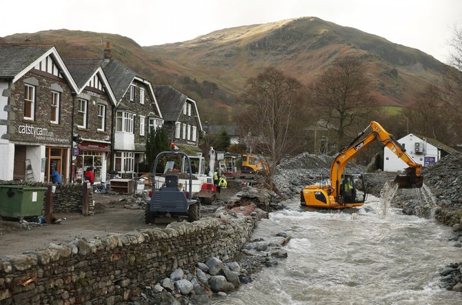 „Reuters“/„Scanpix“ nuotr./Potvynio Didžiojoje Britanijoje padariniai