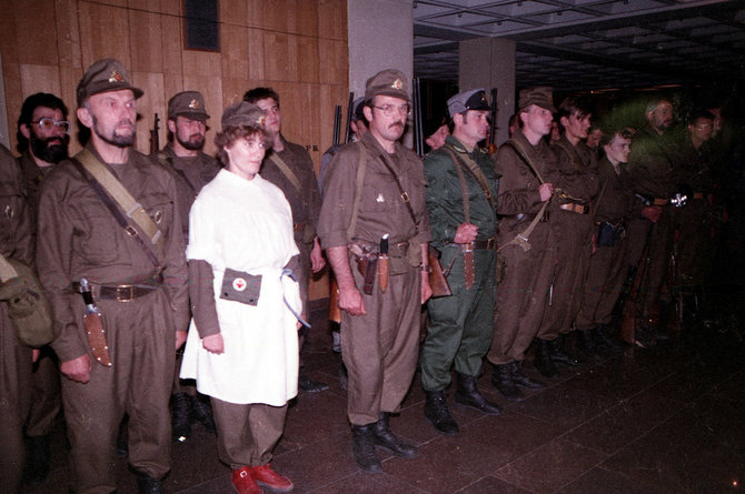 KAM archyvo/Tado Dambrausko nuotr./Parlamento gynėjai 1991 m.