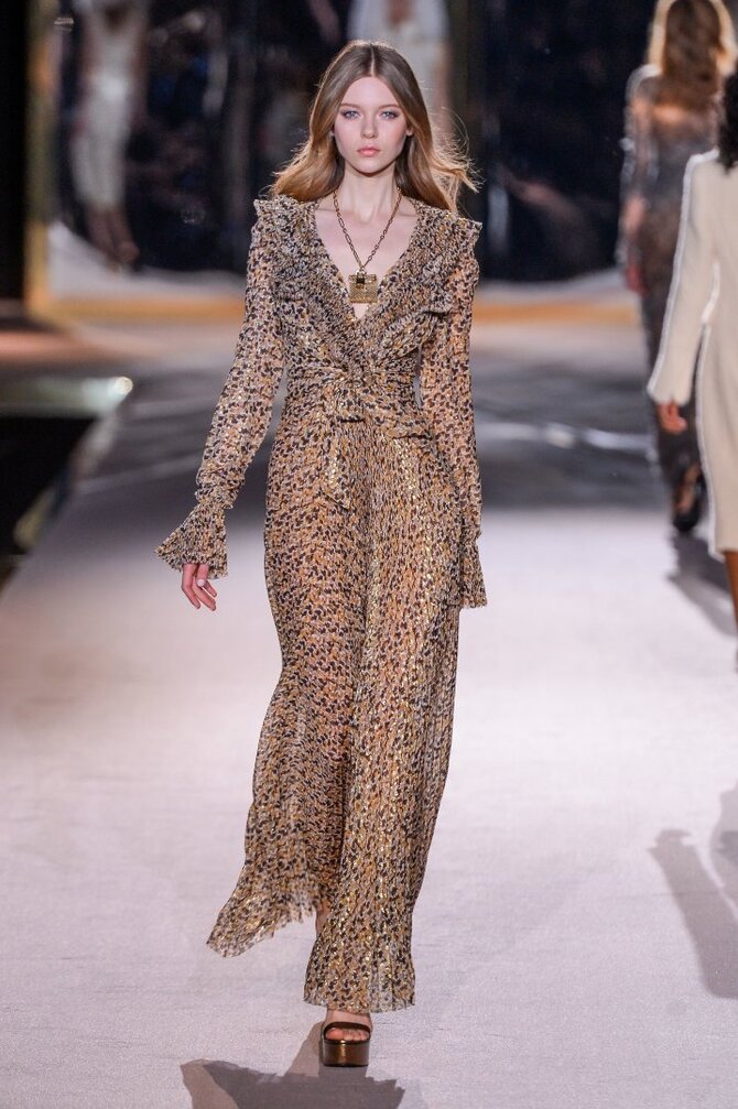 Vida Press nuotr./„Ermanno Scervino“ 2016 m. rudens-žiemos kolekcijos modelis