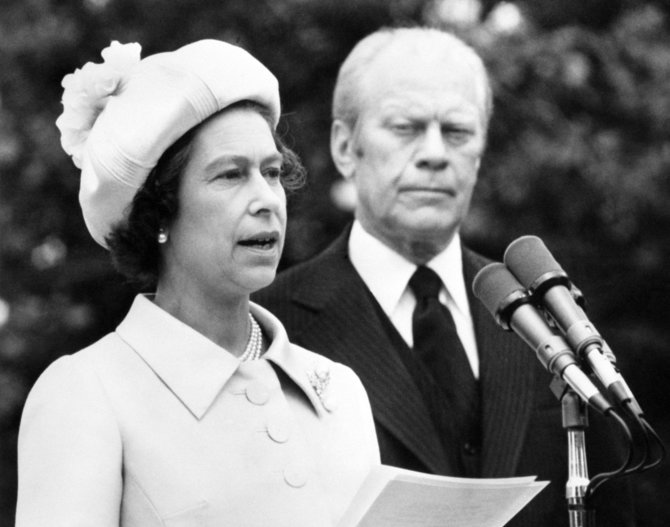 „Scanpix“/„PA Wire“/„Press Association Images“ nuotr./Geraldas Fordas su karaliene Elizabeth II