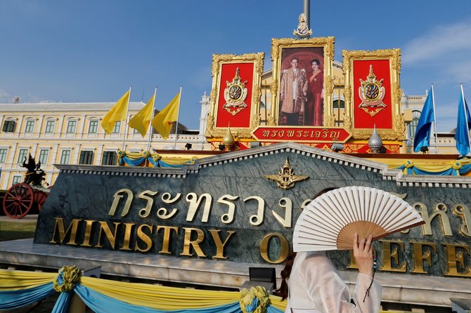 „Reuters“/„Scanpix“ nuotr./Tailandas mini savo karaliaus 70 metų jubiliejų