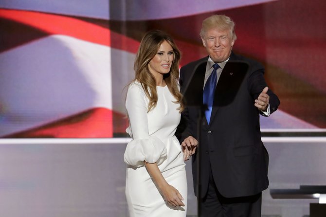 „Scanpix“/AP nuotr./JAV respublikonų suvažiavime Trumpas pristatė savo žmoną Melanią
