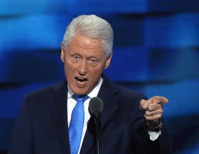 „Reuters“/„Scanpix“ nuotr./Billas Clintonas demokratų partijos suvažiavime Filadelfijoje