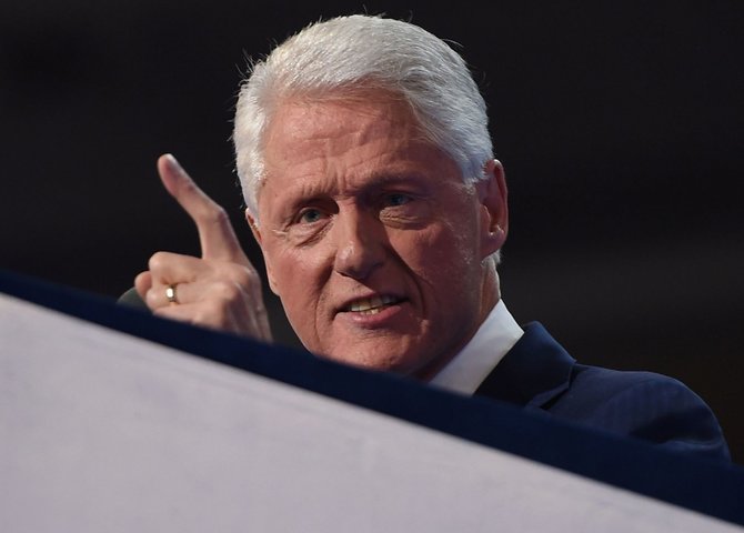 AFP/„Scanpix“ nuotr./Billas Clintonas demokratų partijos suvažiavime Filadelfijoje