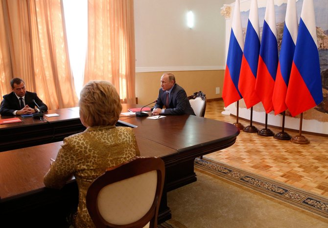 „Scanpix“/„Sputnik“ nuotr./Rusijos prezidentas Vladimiras Putinas atvyko į aneksuotą Krymą