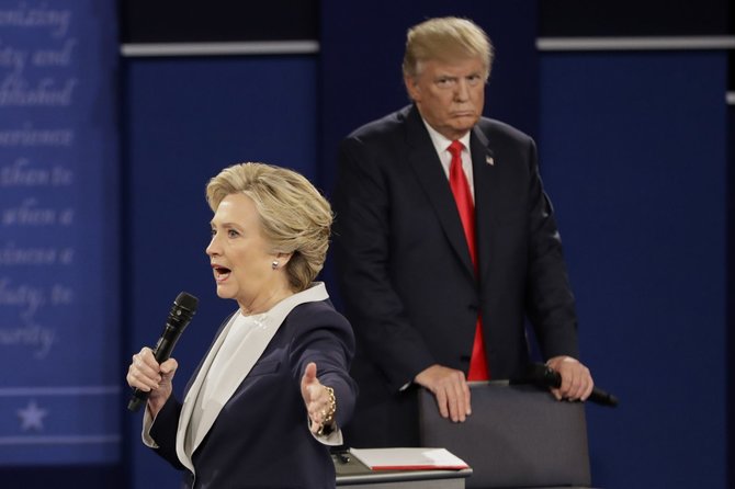 „Scanpix“/AP nuotr./Donaldo Trumpo ir Hillary Clinton antrieji debatai