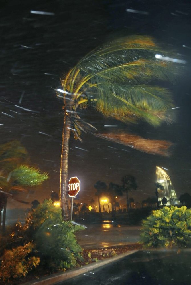 „Scanpix“/AP nuotr./Uraganas Metju Floridoje