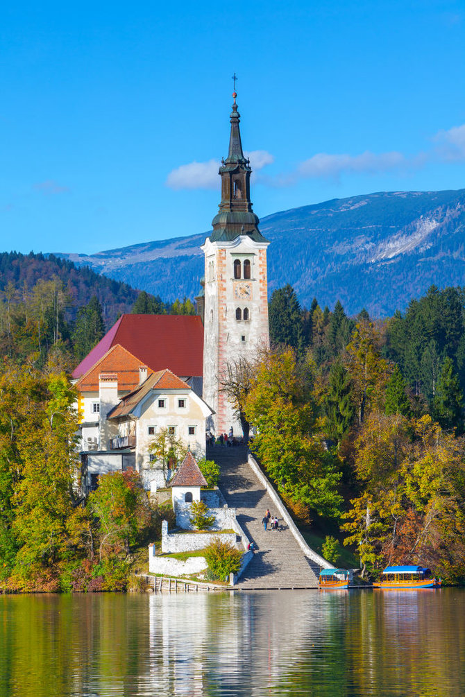 Vida Press nuotr./Bledo ežeras su bažnyčia saloje Slovėnijoje