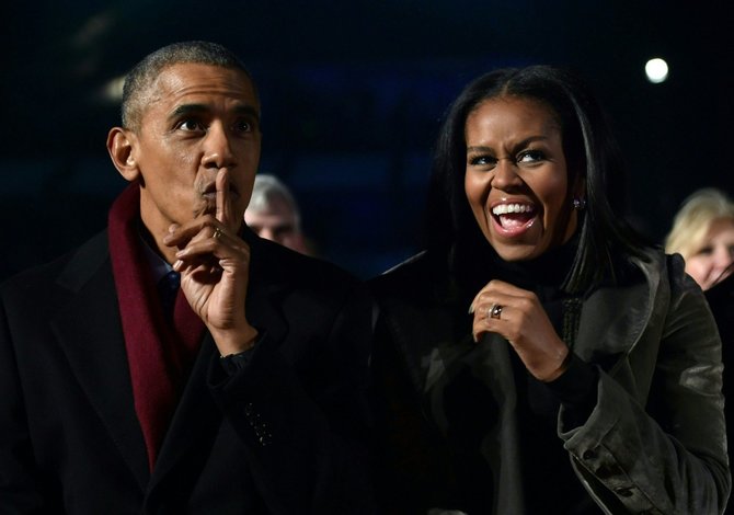 AFP/„Scanpix“ nuotr./Obama paskutinį kartą įžiebė pagrindinę šalies Kalėdų eglę