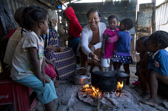 UNICEF nuotr./31 metų Livey Van Wyk iš Namibijos yra remiama UNICEF nuo tada, kai buvo ŽIV virusu užsikrėtusi paauglė mama