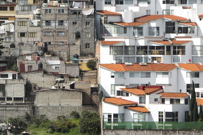 Vida Press nuotr./Turtinė nelygybė Meksiko mieste matoma ir iš oro