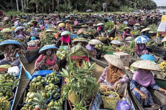 Vida Press nuotr./Plaukiojantis turgus Indonezijoje