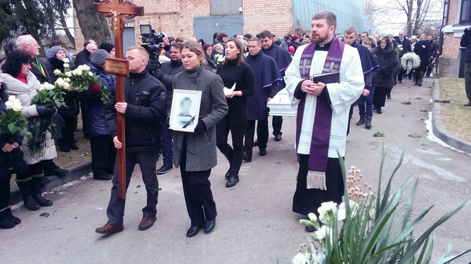 15min nuotr./Laidotuvių procesija