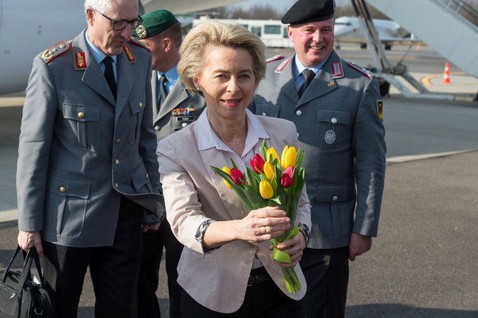 Alfredo Pliadžio nuotr./Vokietijos gynybos ministrė Ursula von der Leyen Lietuvoje