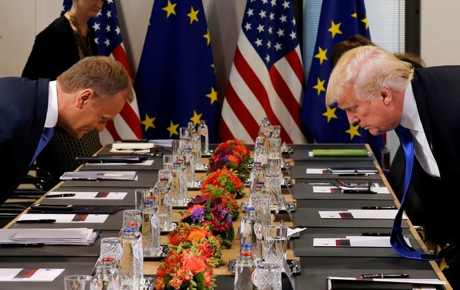 „Reuters“/„Scanpix“ nuotr./Donaldo Trumpo ir Donaldo Tusko susitikimas