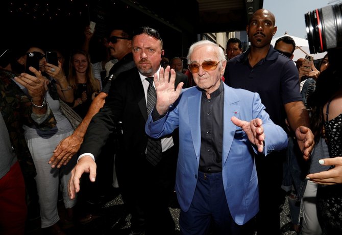 „Reuters“/„Scanpix“ nuotr./Holivudas pagerbė legendinį prancūzų dainininką Charles'į Aznavourą
