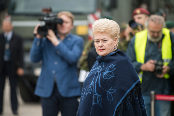 Alfredo Pliadžio nuotr./Lietuvos ir Vokietijos prezidentai aplankė Rukloje tarnaujančius vokiečius