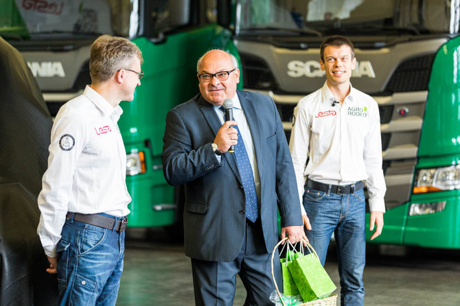  „Agrorodeo“ komanda pristatė naują savo bolidą – „Toyota Hillux”