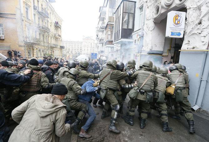 „Reuters“/„Scanpix“ nuotr./Michailas Saakašvilis 2017-aisiais kėlė chaosą Kijeve