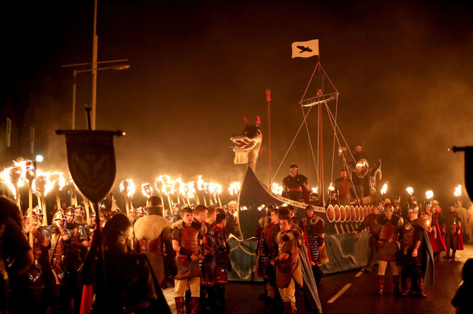 „Scanpix“/„PA Wire“/„Press Association Images“ nuotr./Vikingų festivalis Šetlando salose