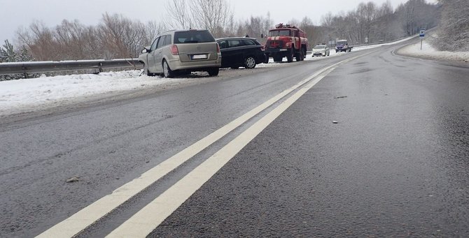 Kauno apskrities VPK nuotr./Įvykio vietoje: kario ir patrulės avarija