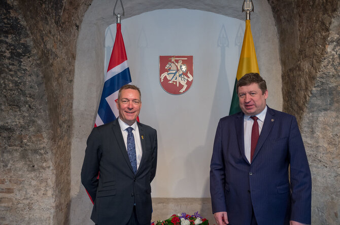 Alfredo Pliadžio nuotr./Krašto apsaugos ministerijoje lankėsi Norvegijos kronprincas ir gynybos ministras Frank Bakke-Jensen