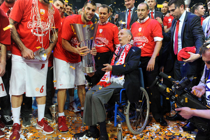 Getty Images/Euroleague.net nuotr./Konstantinas Angelopoulas ir broliai Angelopoulai
