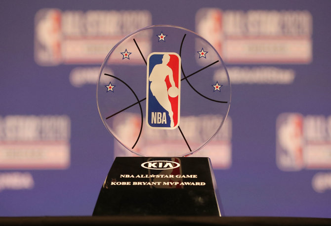 AFP/„Scanpix“ nuotr./Kobe Bryanto garbei pavadintas naudingiausio „Visų žvaigždžių“ rungtynių žaidėjo apdovanojimas