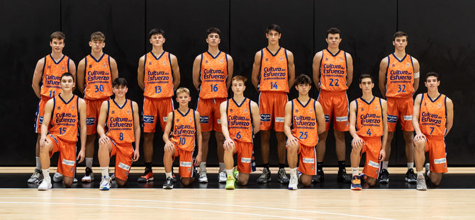 „Valencia Basket“ nuotr./Jose Luisas Roberto Jurevičius (#13) ir Nidas Paulauskas (#10)