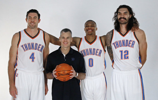 AFP/„Scanpix“ nuotr./Nickas Collisonas, Billy Donovanas, Russellas Westbrookas ir Stevensas Adamsas