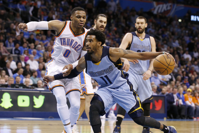 „Scanpix“/AP nuotr./Russellas Westbrookas ir Mike'as Conley