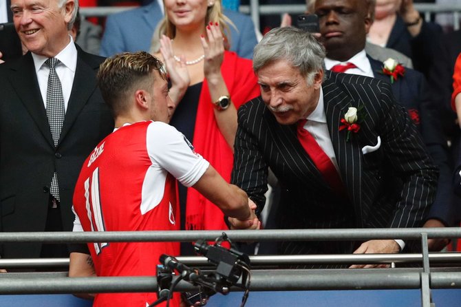AFP/„Scanpix“ nuotr./„Nuggets“ savininkas Stanas Kroenke turi daugiausia „Arsenal“ futbolo klubo akcijų