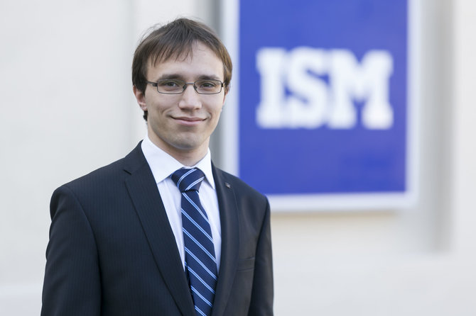ISM Vadybos ir ekonomikos universiteto nuotr./ISM Finansų ekonomikos alumnas, būsimasis ISM dėstytojas Marius Kušlys