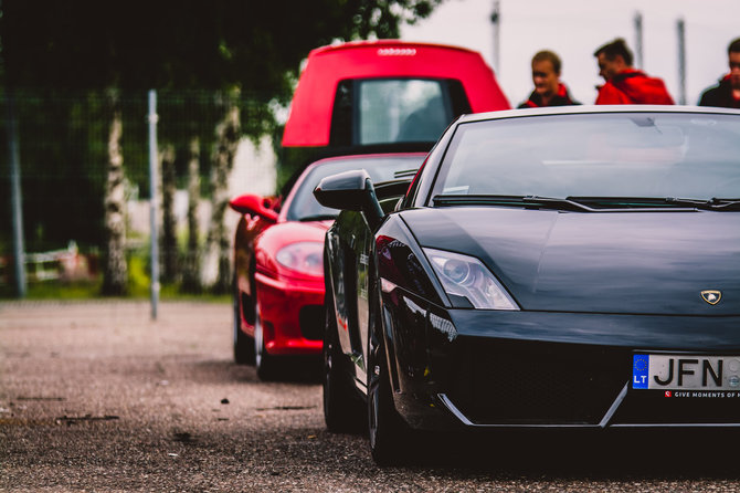 Partnerio nuotr./Ferrari ir Lamborghini