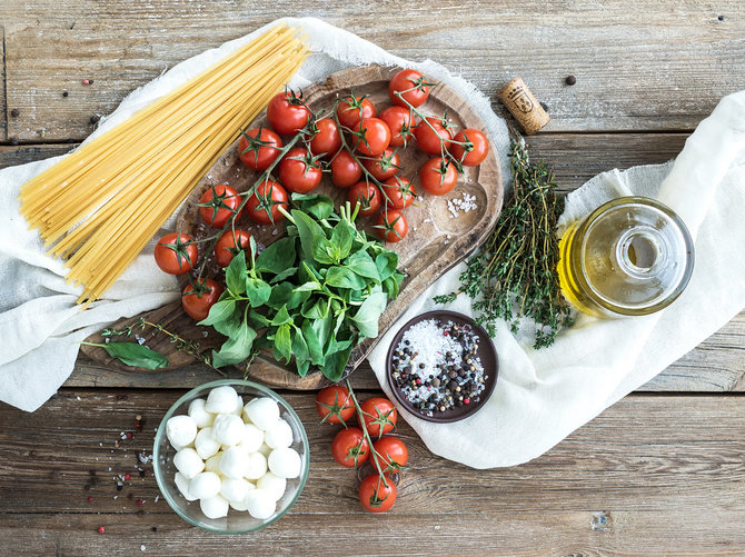 LIDL Photo/Spaghetti with mozzarella and tomatoes