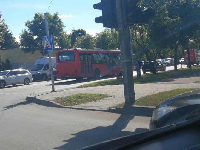 Kur stovi policija Kaune grupės nuotr./Kaune autobusas partrenkė mergaitę